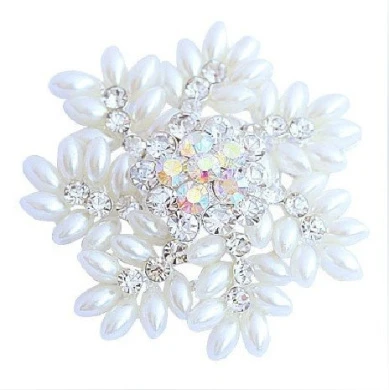 Amazing White Christmas Snowflake Brooch Pearls & Rhinestones Pin Gift BR130 1 Amazing White Christmas Snowflake Brooch Pearls & Rhinestones Pin Gift BR130